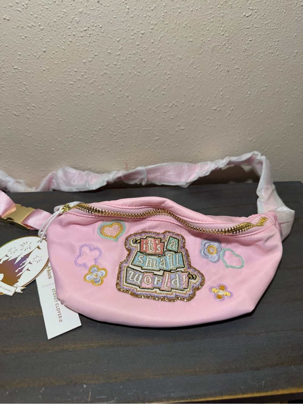 Stoney Clover Lane Pink Embroidered 'It's a Small World' Belt Bag NWT - Picture 3 of 6